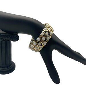**Gold Tone and White Bead Stretch Bracelet